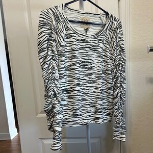 NWT Chaser Zebra Print Women's Top oversized small